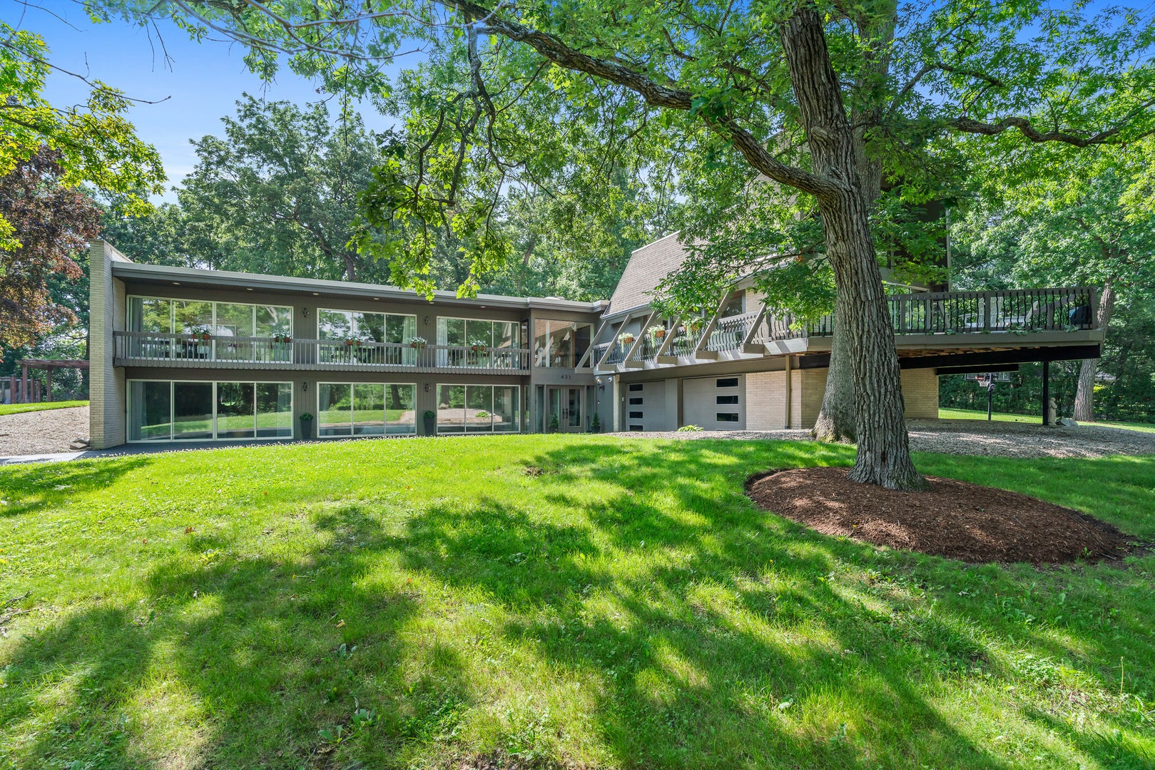 431 Maplewood Drive — photo