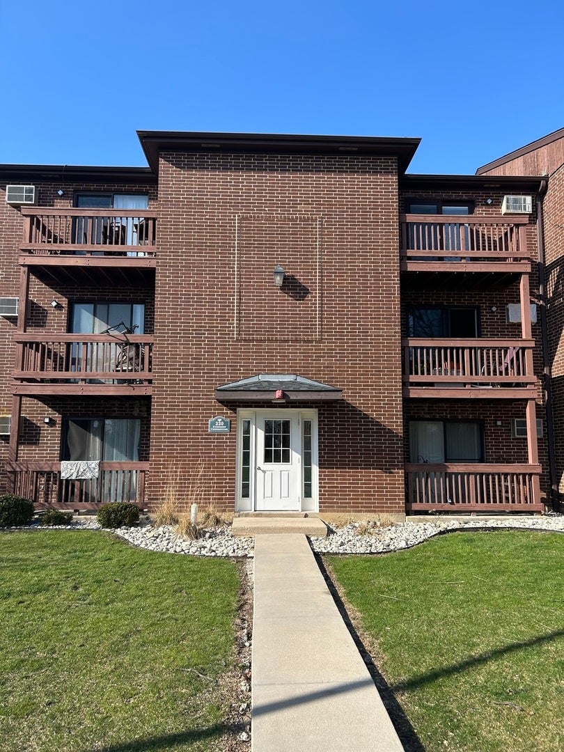 330 Shorewood Drive 3B — photo