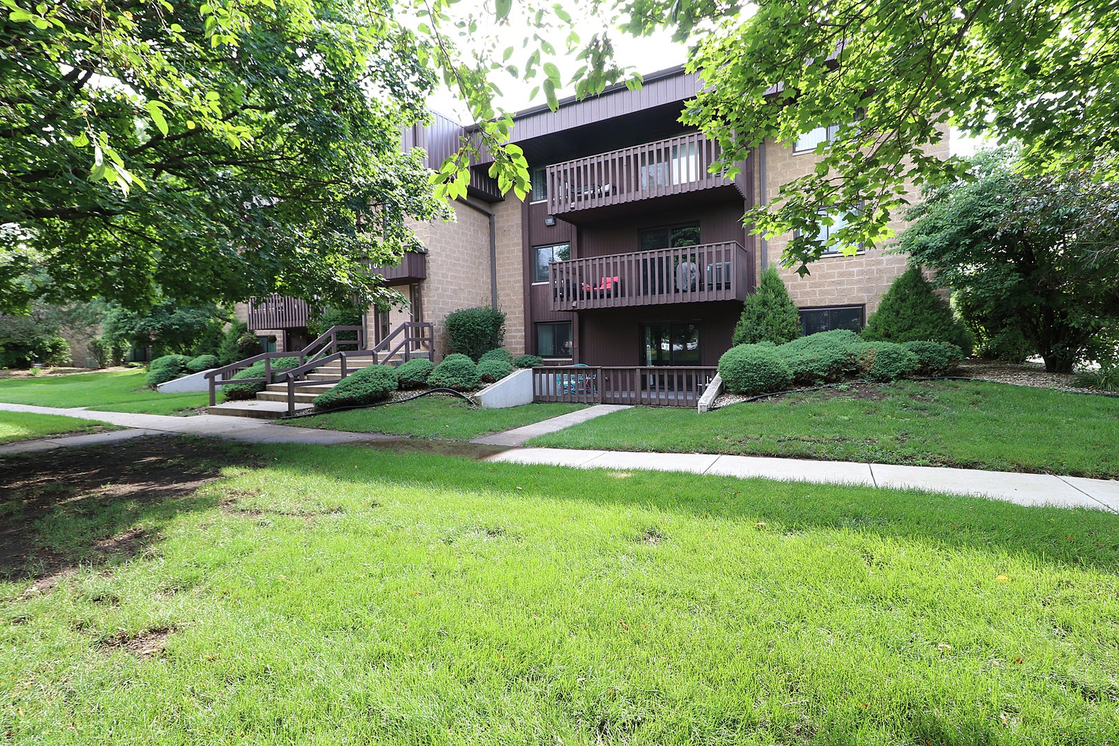 101 Caterpillar Drive 1B — photo