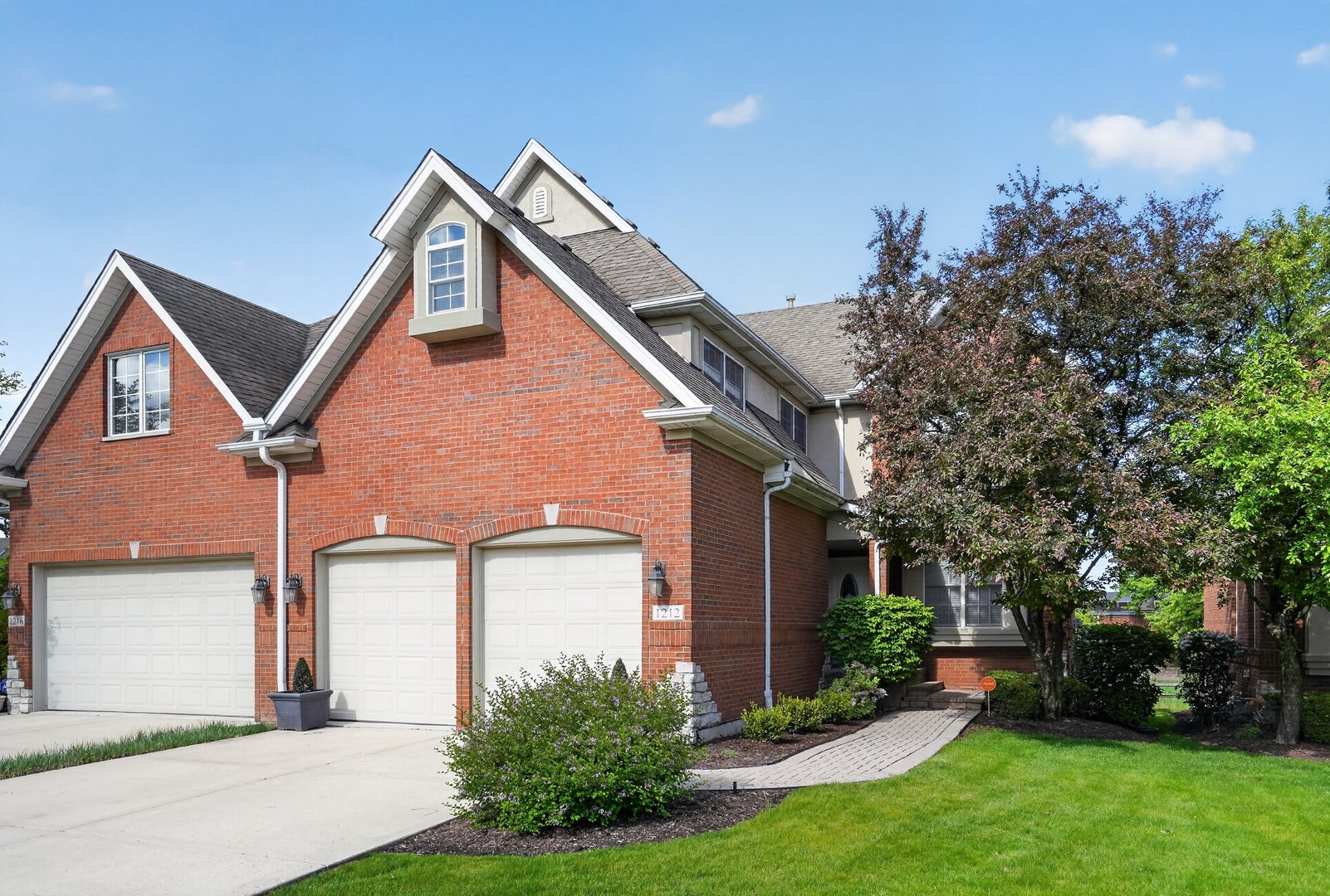 1212 Connamara Court — photo