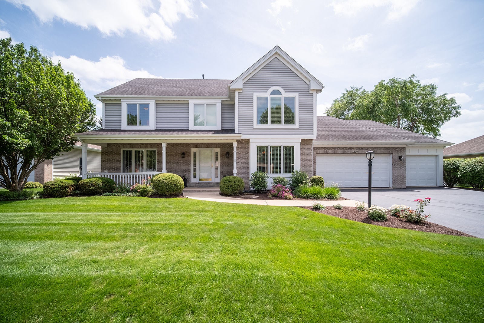 5421 Regents Park Road — photo