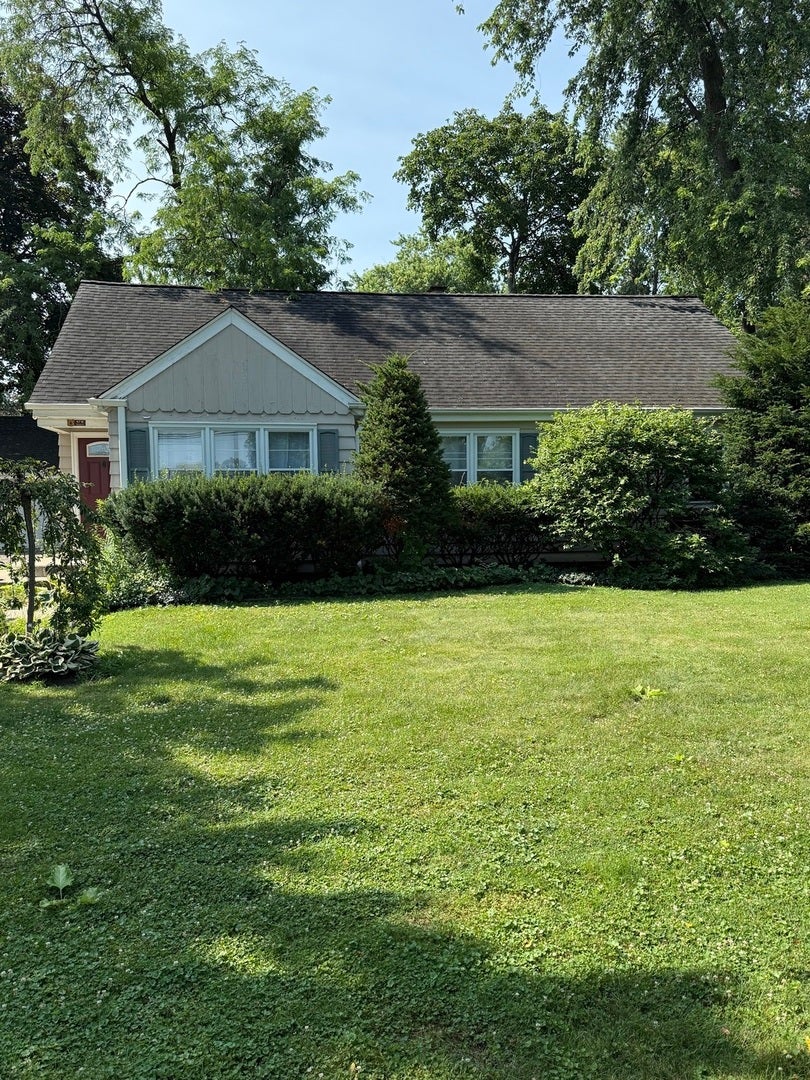 47 W Algonquin Road — photo