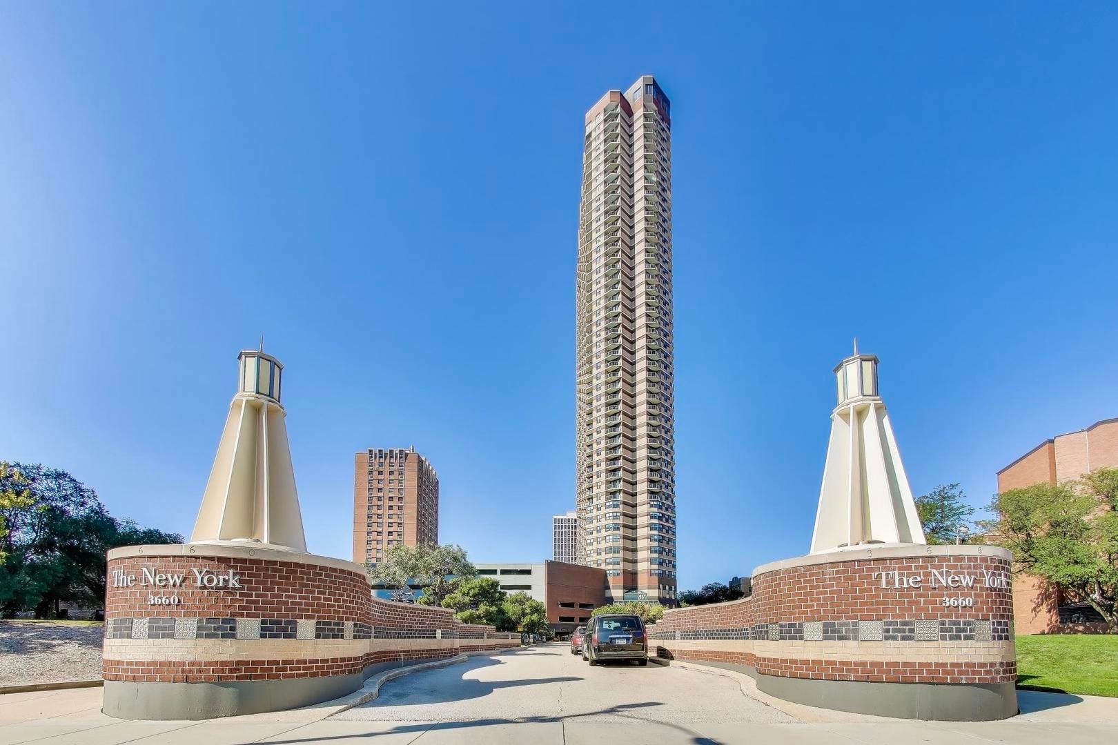 3660 N Lake Shore Drive 909 — photo