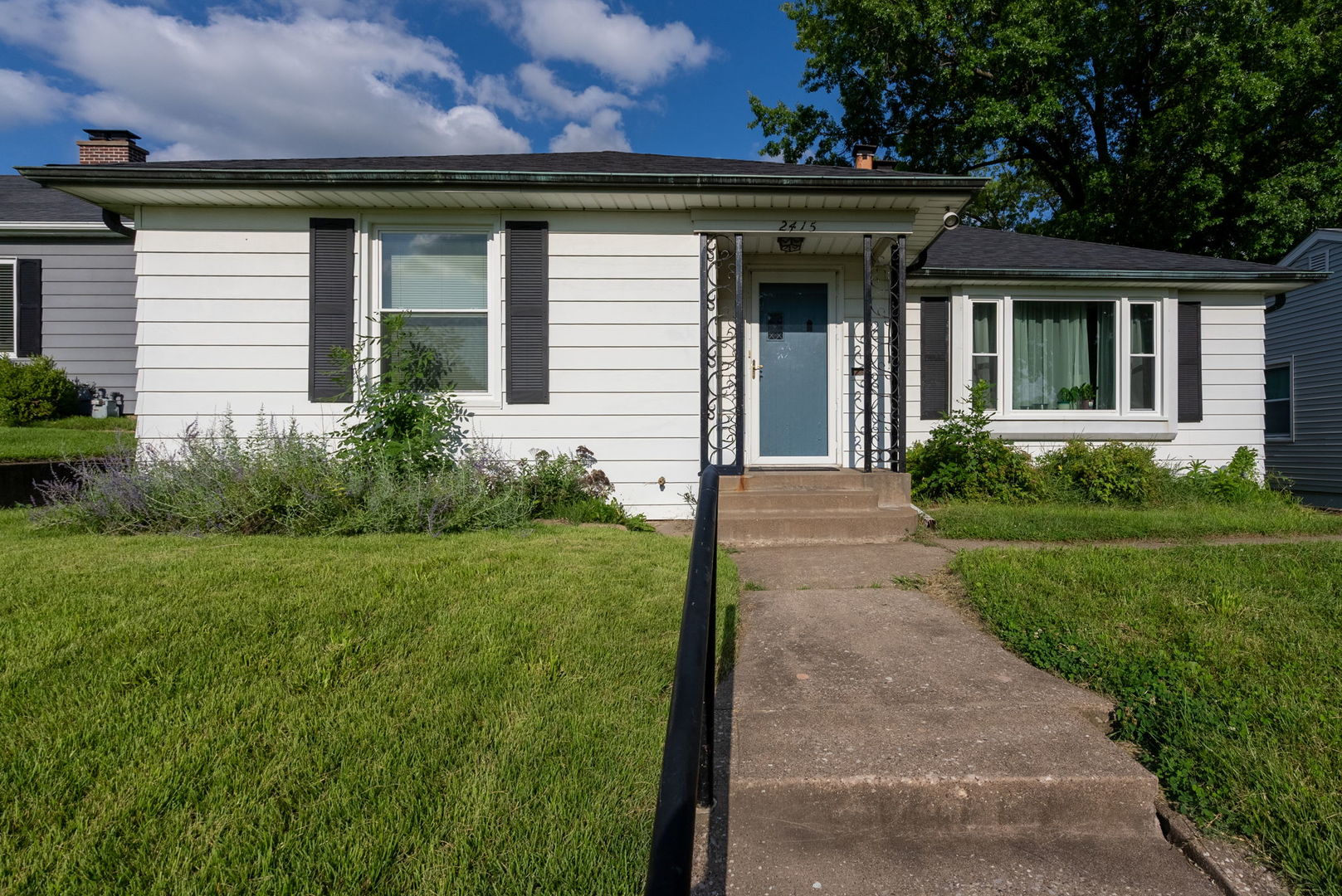 2415 Glen Place — photo