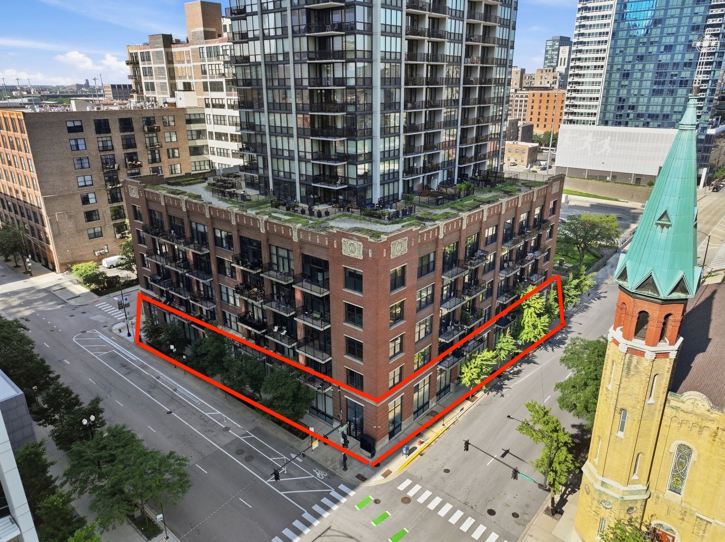 210 S Desplaines Street — photo