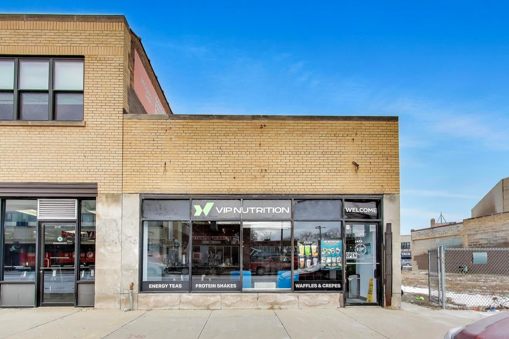 3426 W Diversey Avenue — photo