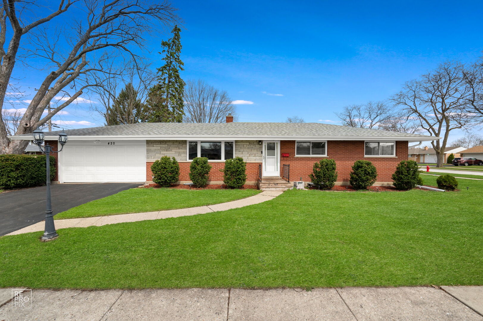 420 Berkshire Lane — photo