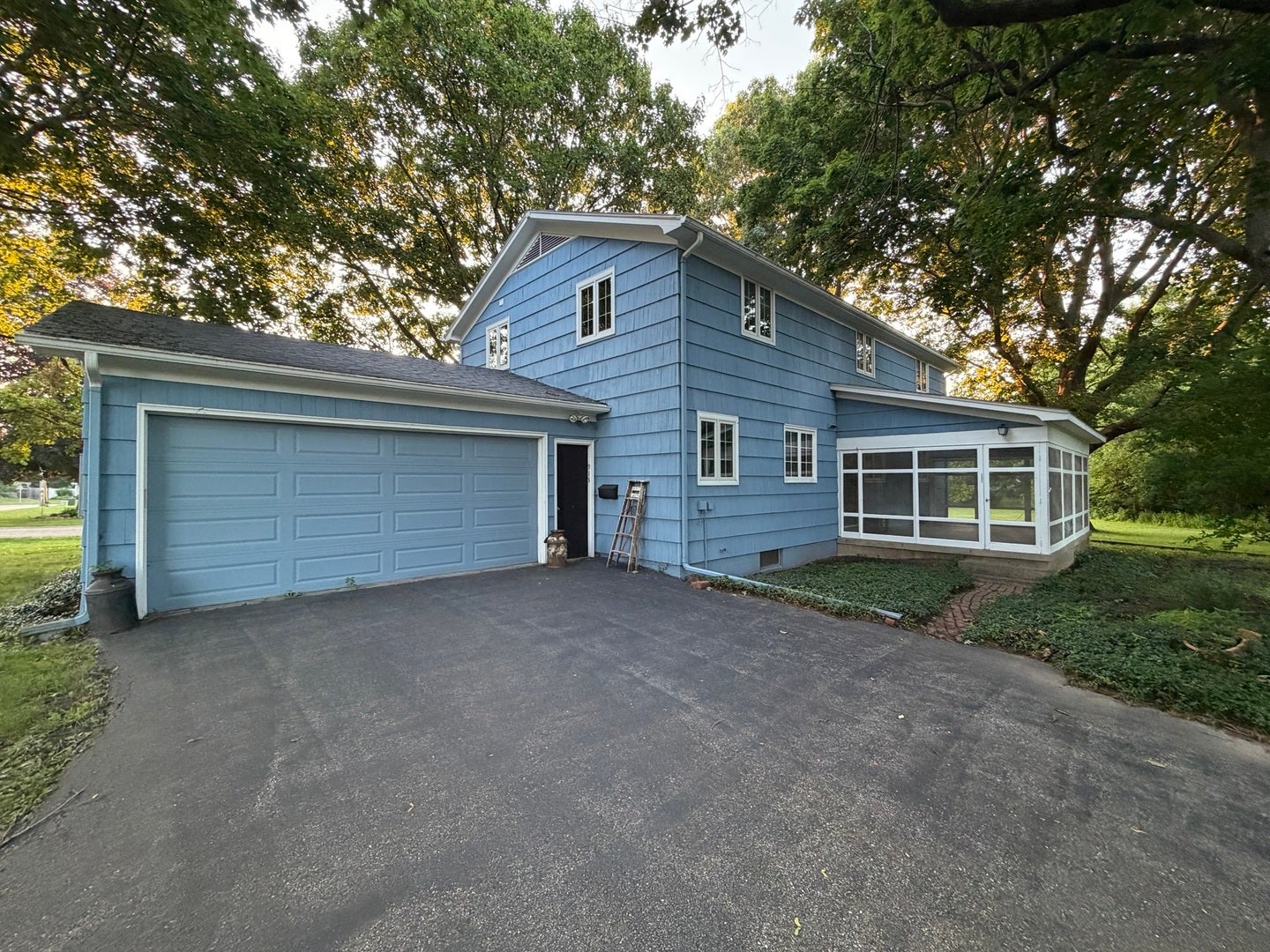 915 Sunset Drive — photo