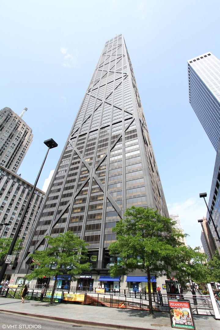 175 E Delaware Place 7201-7202 — photo