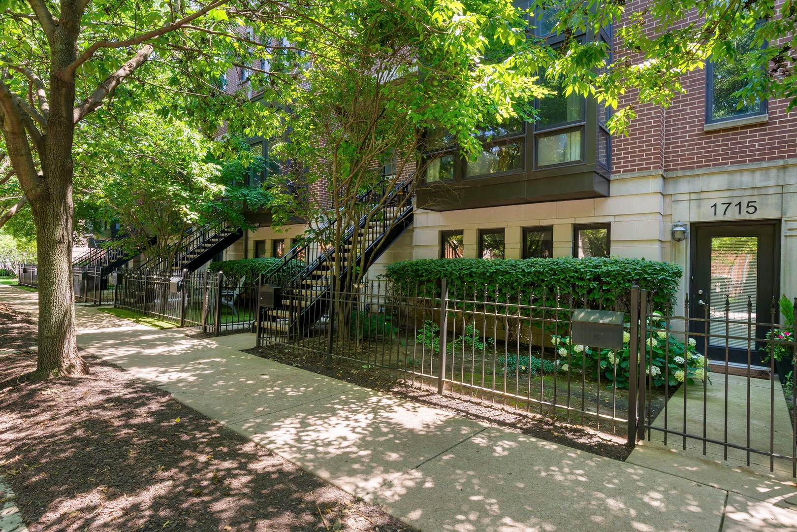 1715 W George Street — photo