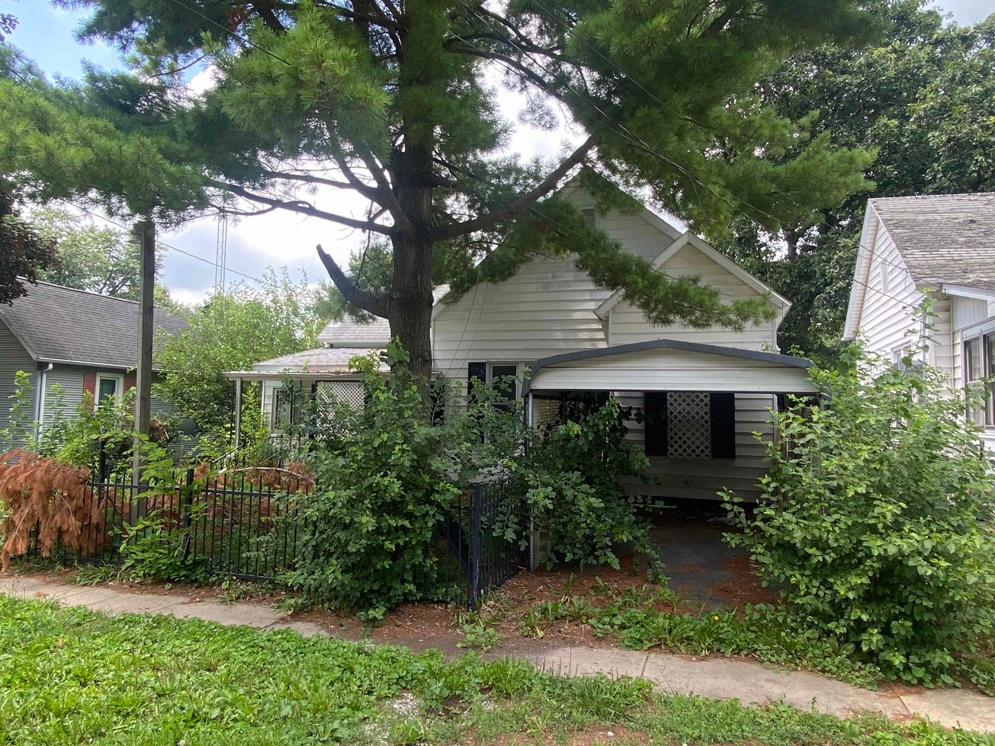 967 N Noble Street — photo