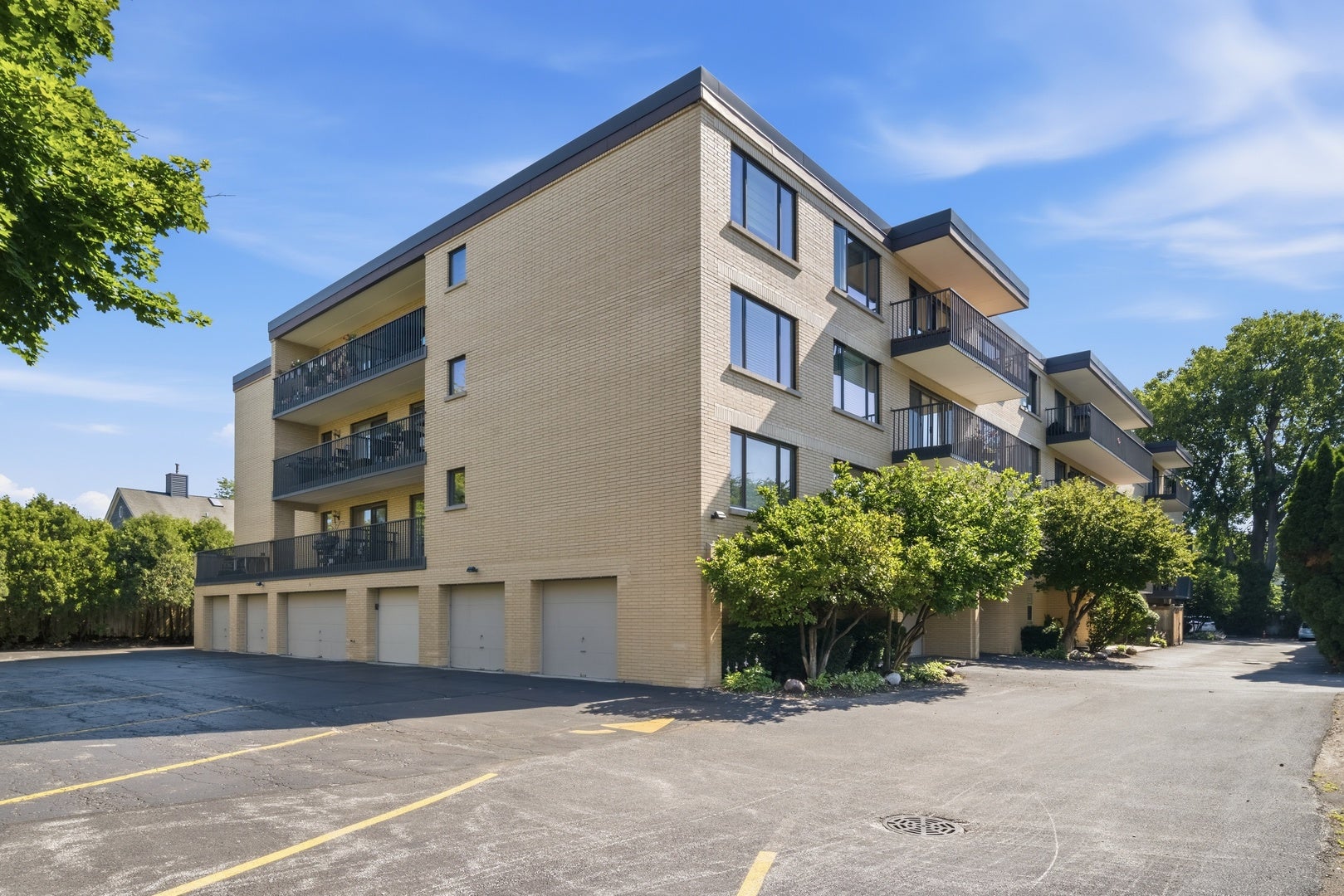 1534 Mcdaniels Avenue 3E — photo