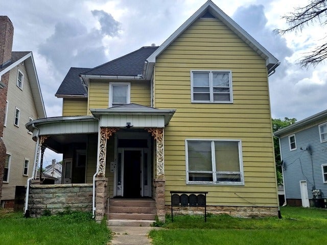 214 S Bloomington Street 1 — photo