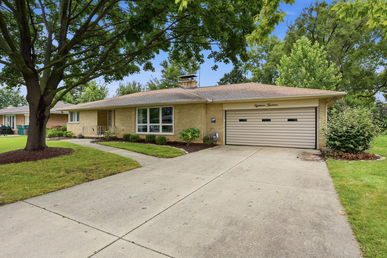 1813 West Acres Road — photo