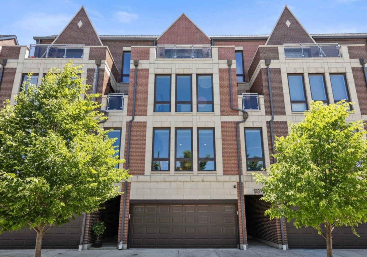 3901 S Lake Park Avenue D — photo