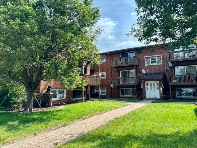 10749 S Harlem Avenue 1C — photo