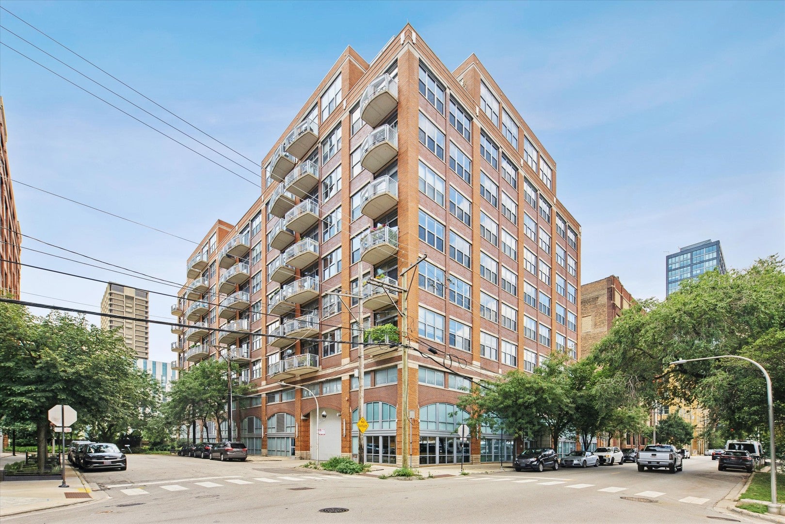 933 W Van Buren Street 801 — photo