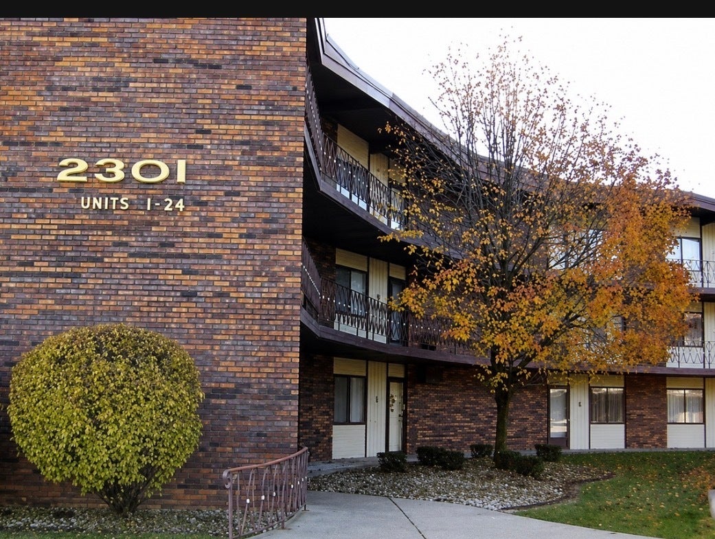 2303 Holiday Terrace Court 41 — photo