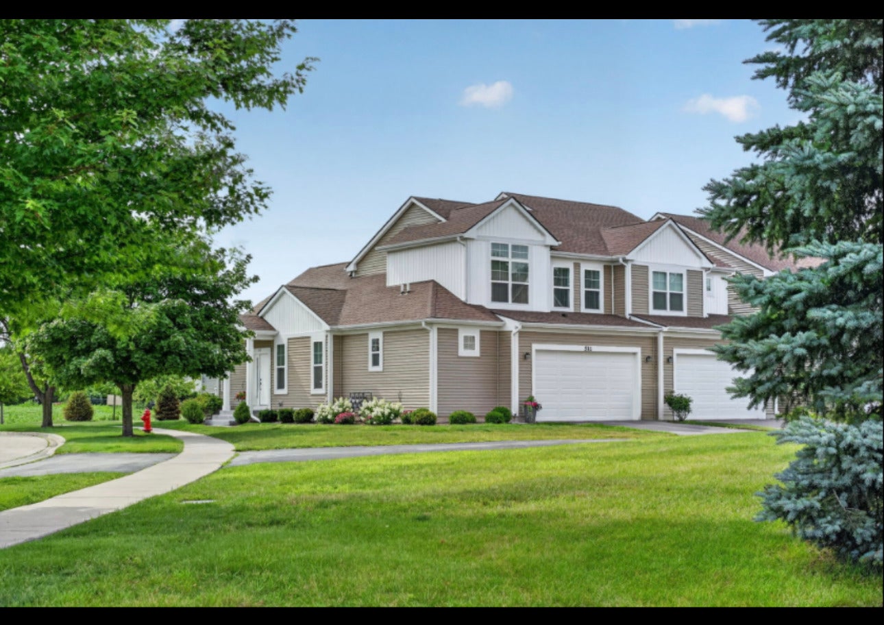 511 Amherst Drive — photo
