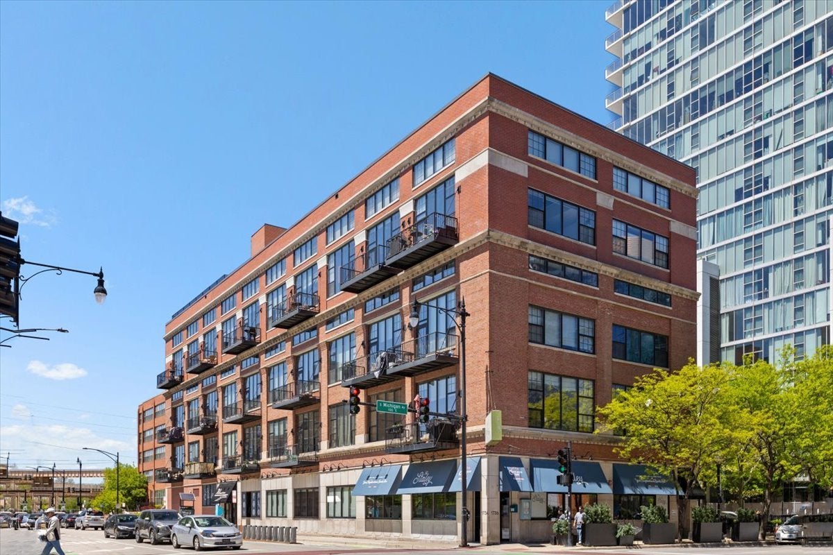 70 E 18th Street 2D — photo