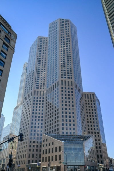 950 N Michigan Avenue 4005 — photo