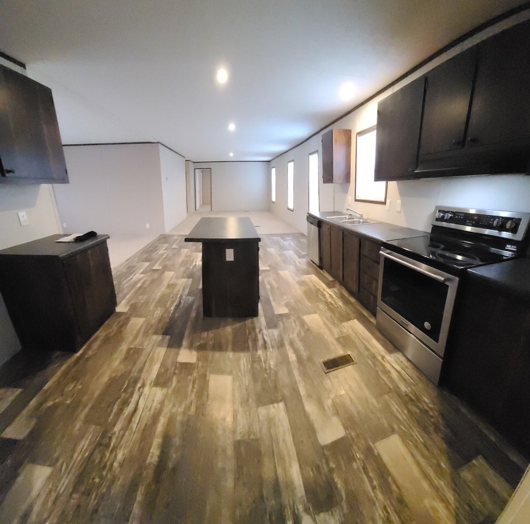 Home in Duquoin, IL 62832 — photo 3