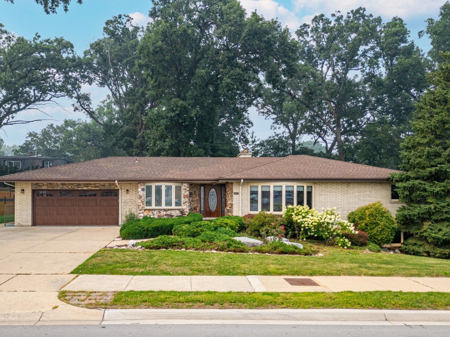 304 E Irving Park Road — photo