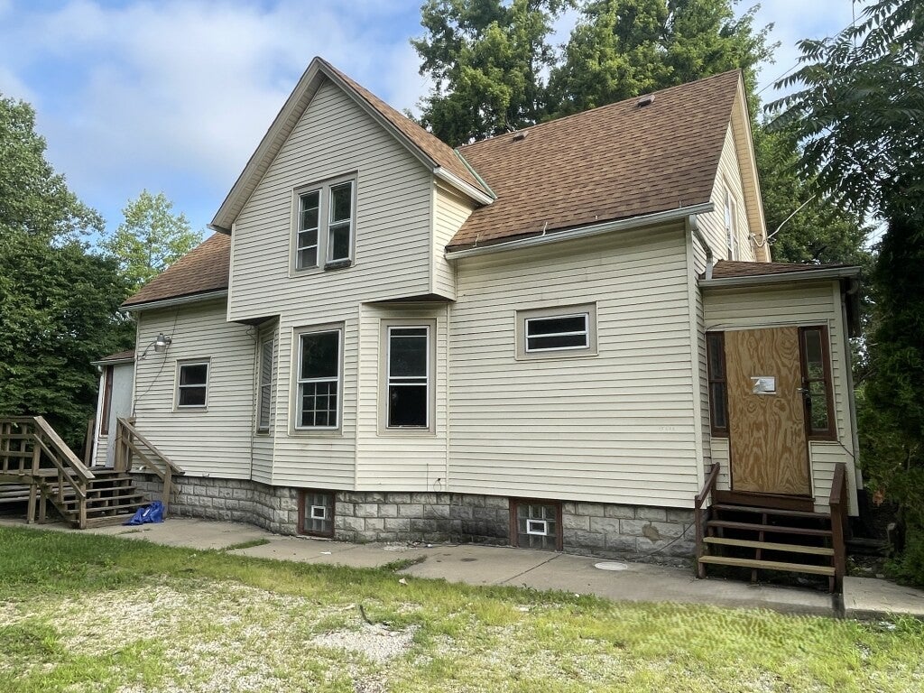 15276 State Street — photo