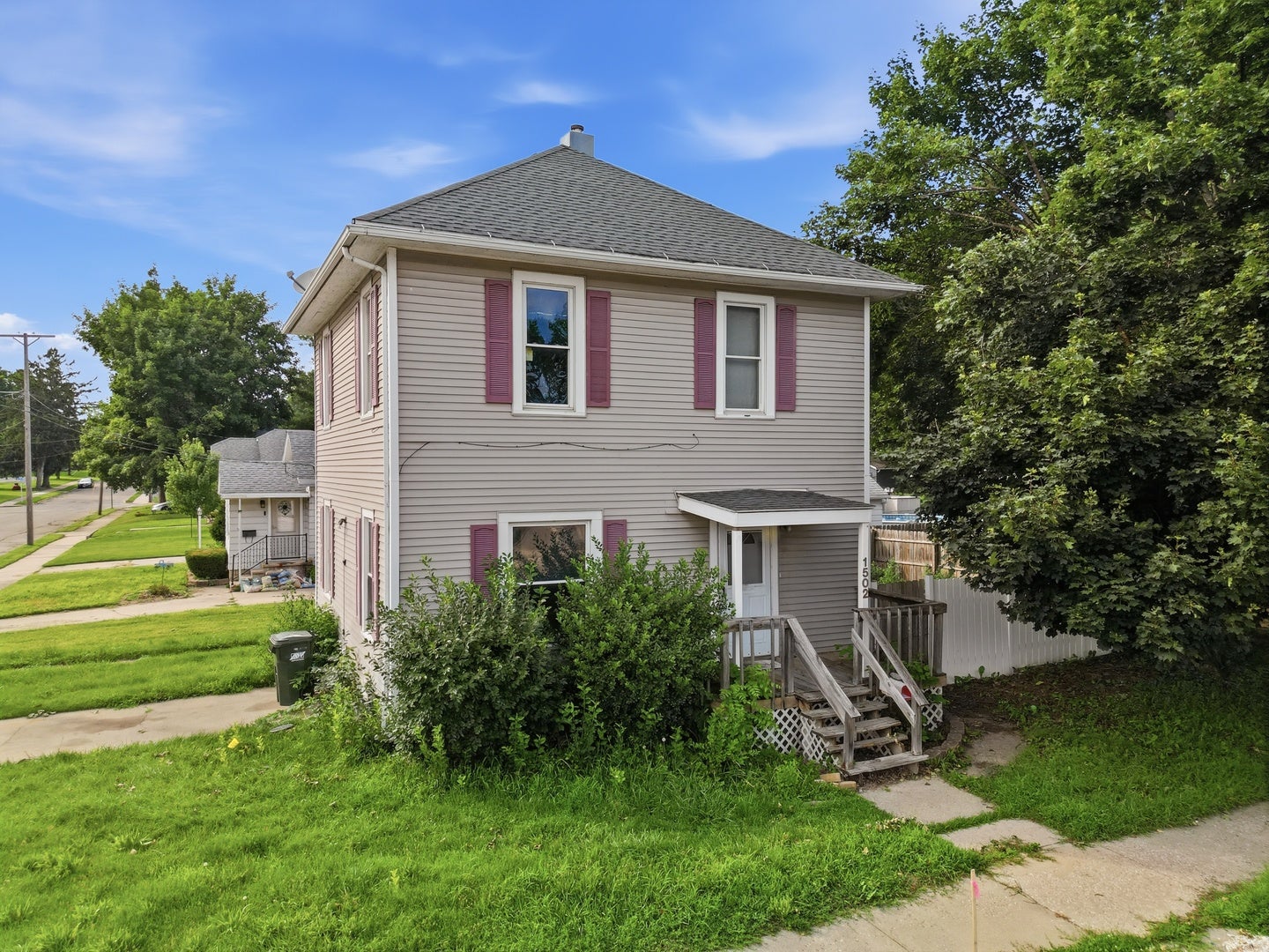 1502 E 4th Street — photo