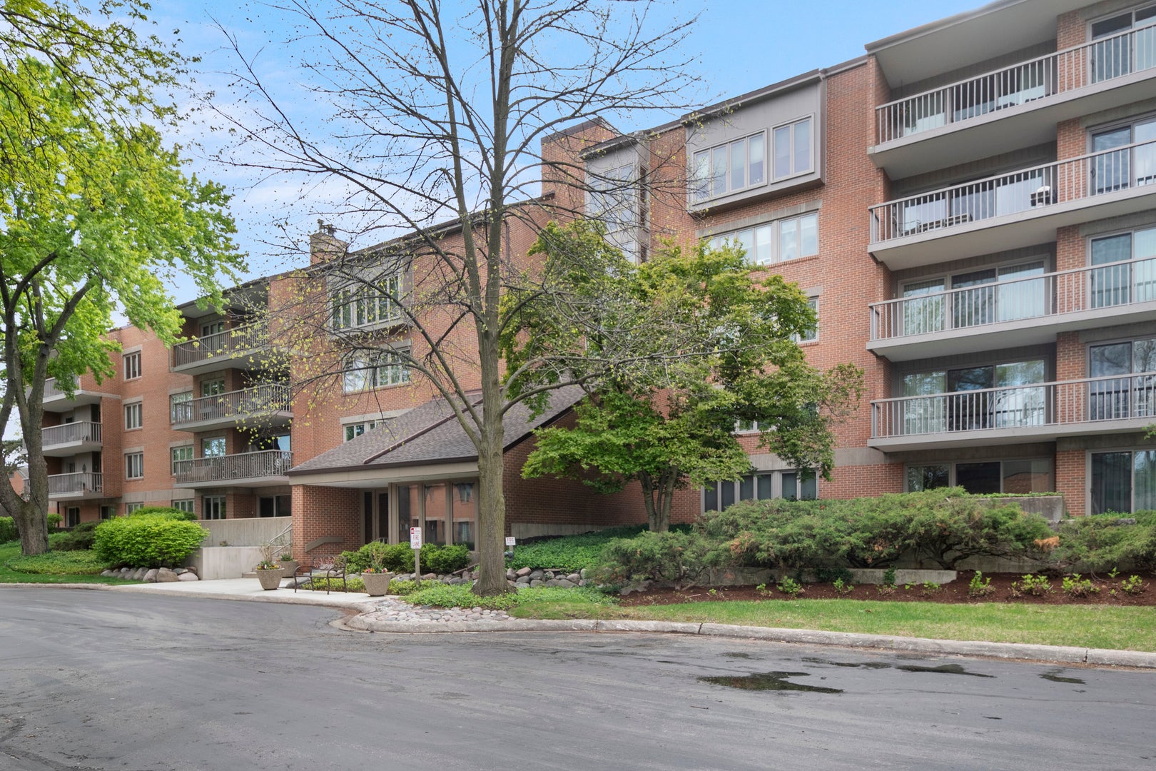 44 Park Lane 223 — photo