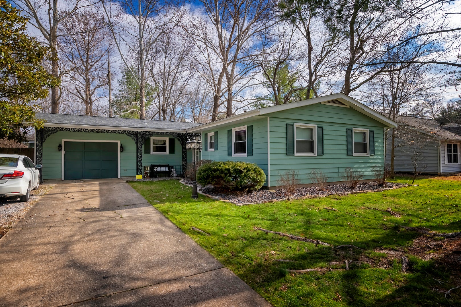 609 S Emerald Lane — photo