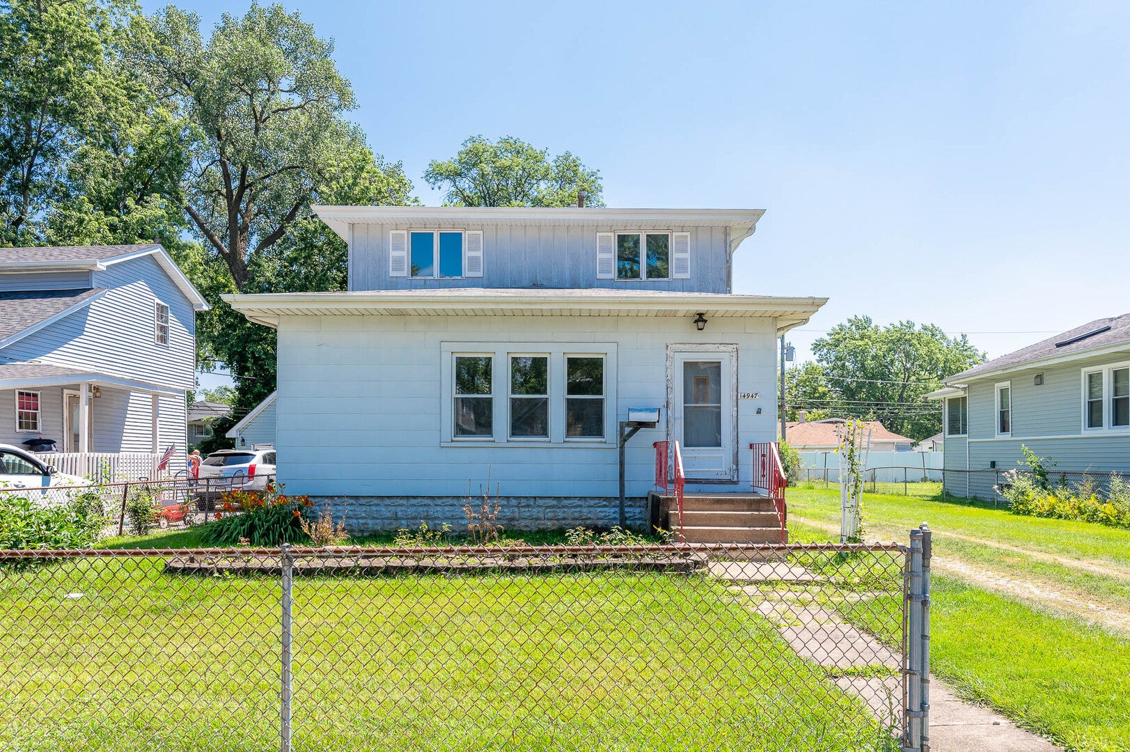 14947 Hamlin Avenue — photo