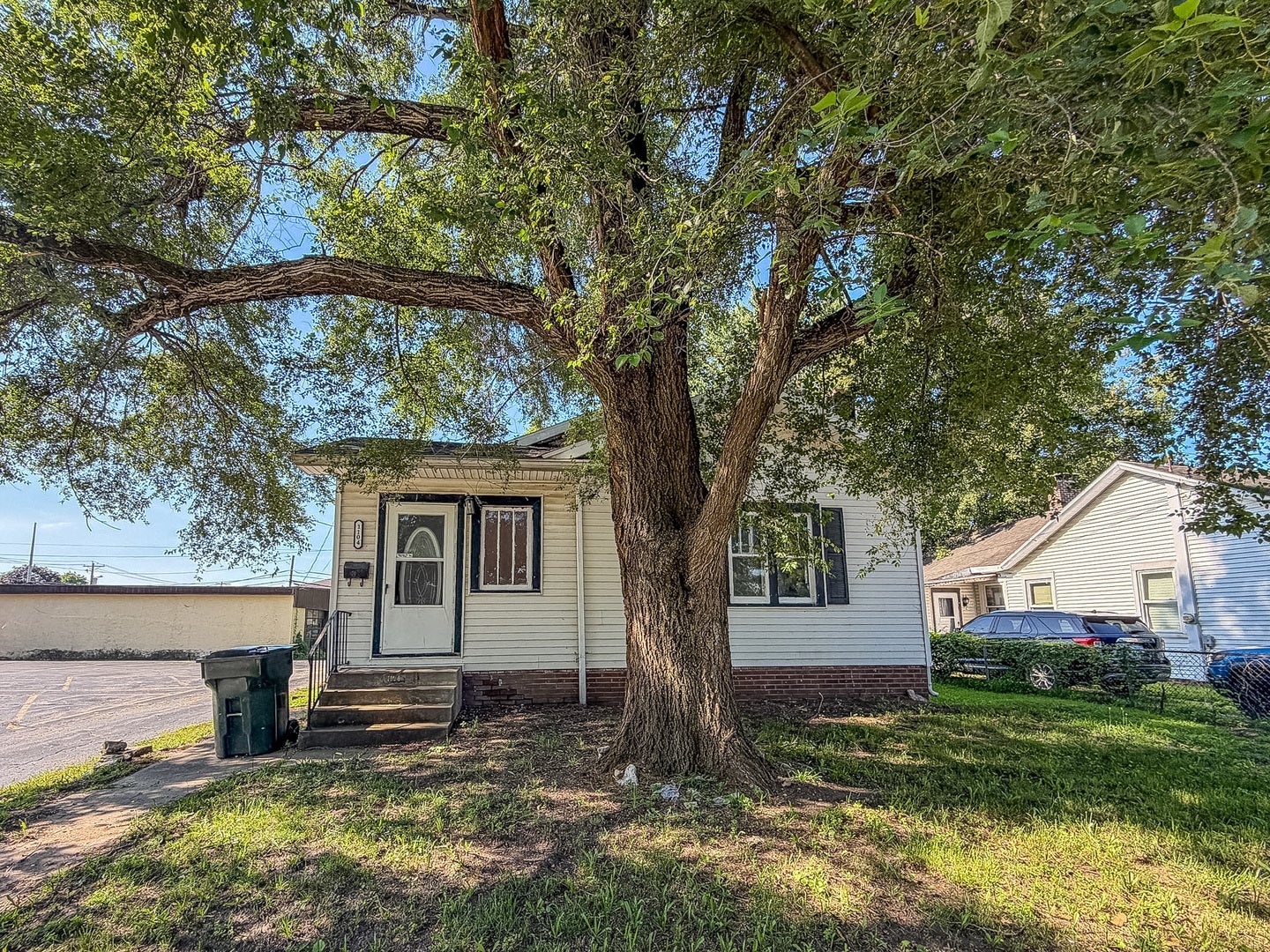 1104 W Williams Street — photo