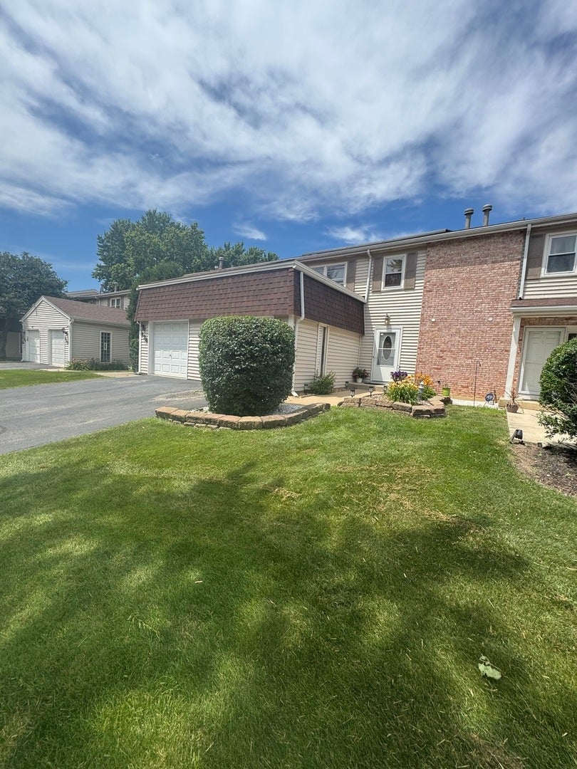 140 Julie Road — photo