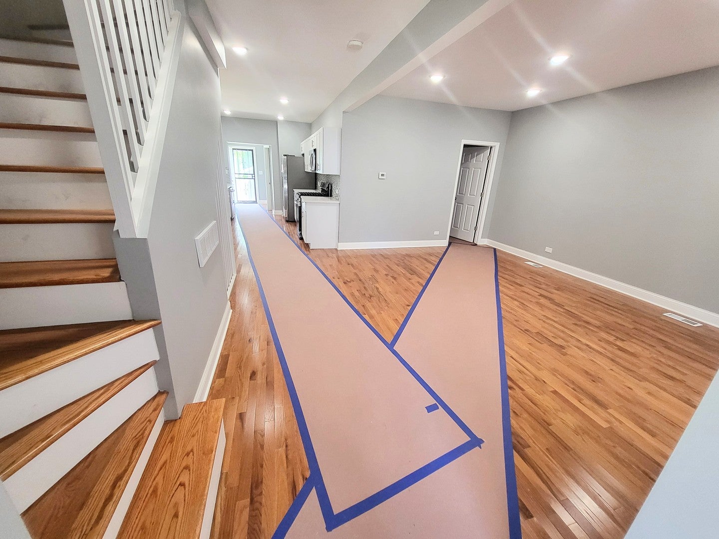 Home in Chicago, IL 60628 — photo 2