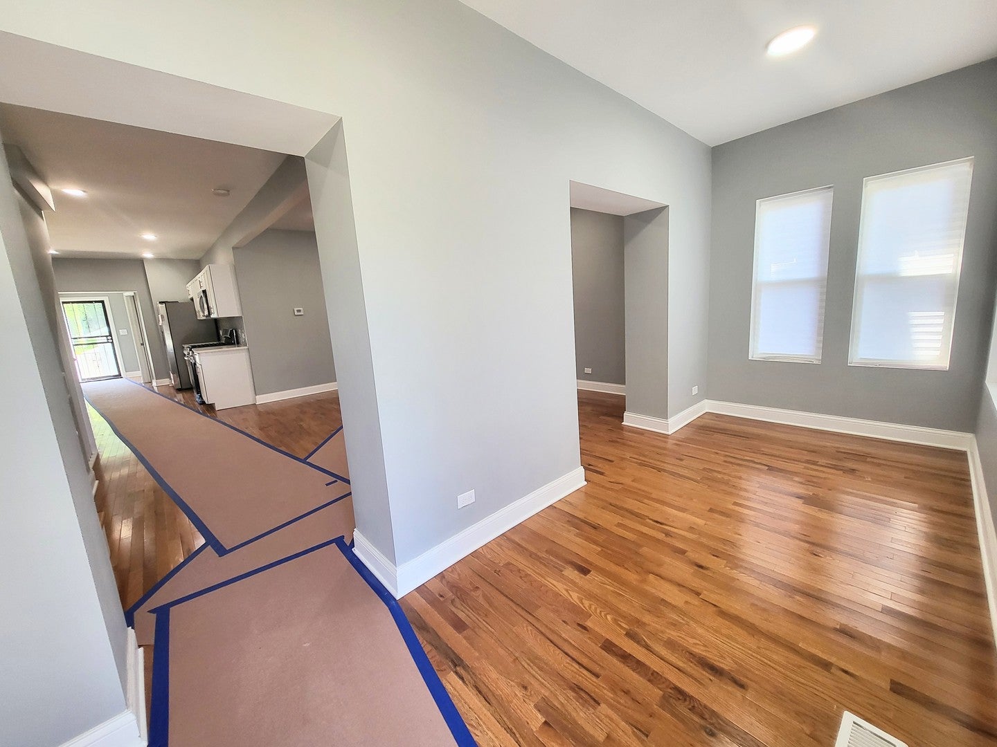 Home in Chicago, IL 60628 — photo 3