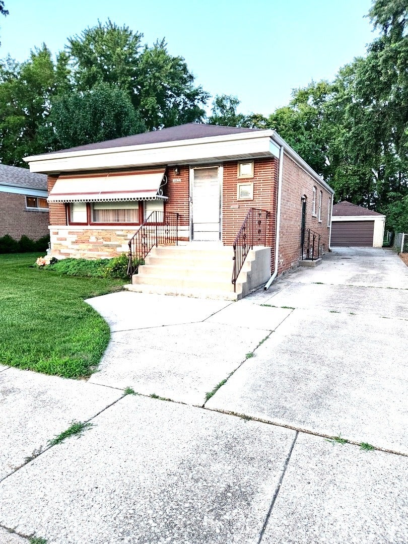 14415 S Saginaw Avenue — photo