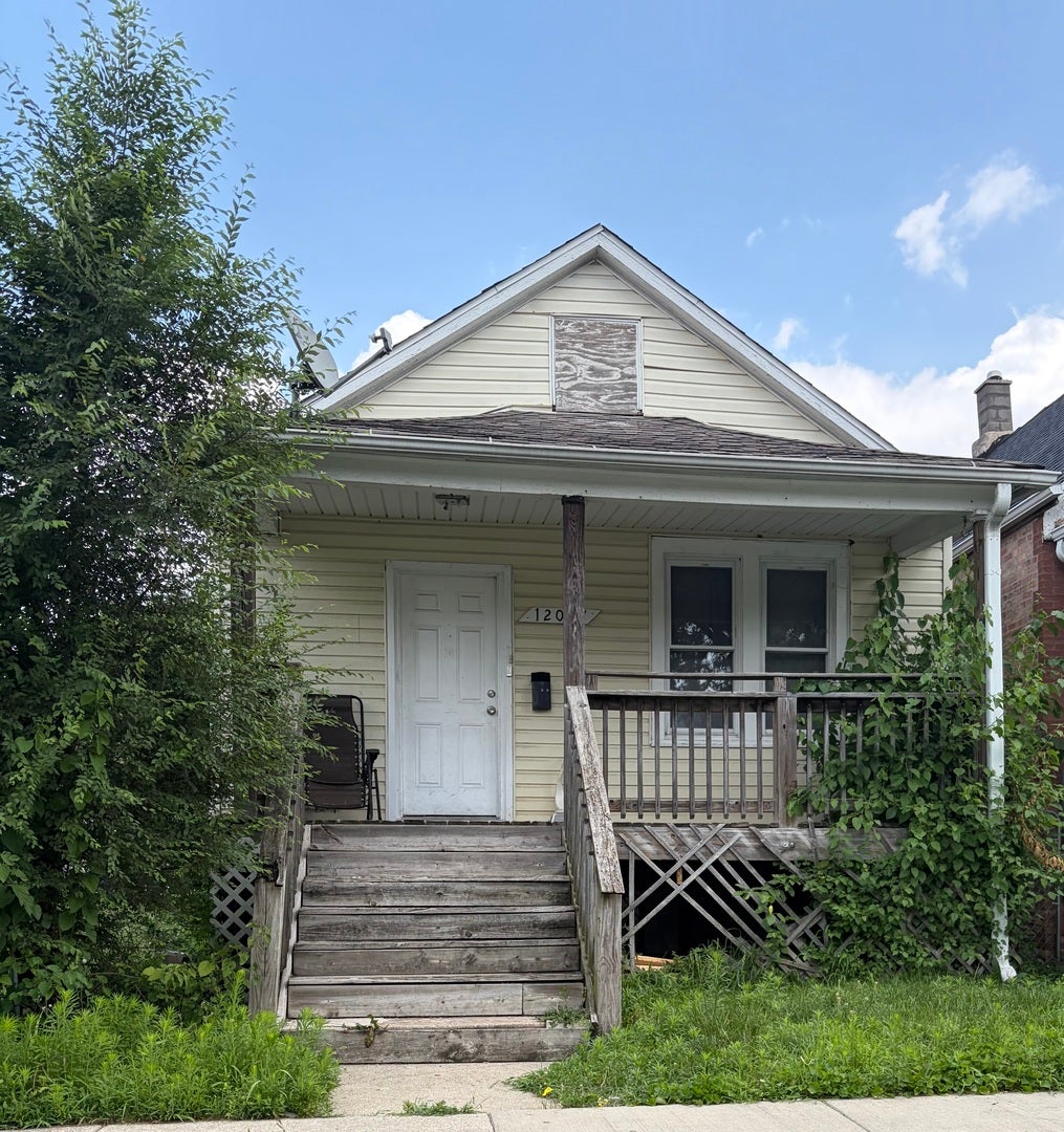 Home in Chicago, IL 60628 — photo 2