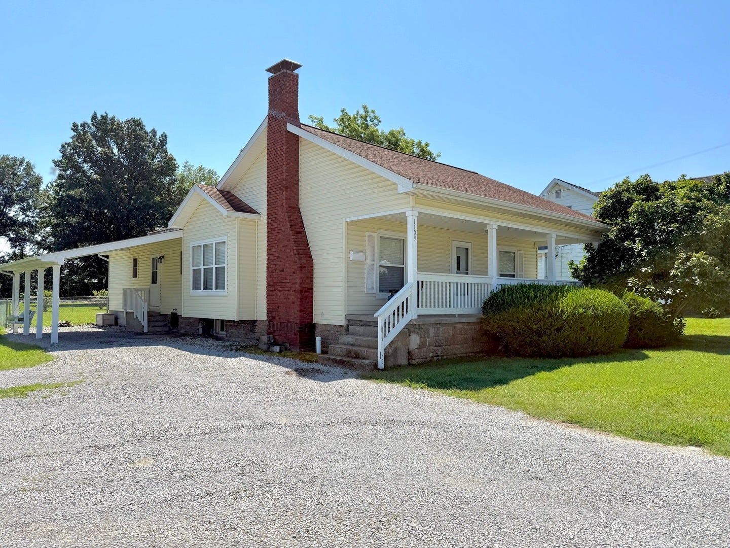 1109 S Court Street — photo