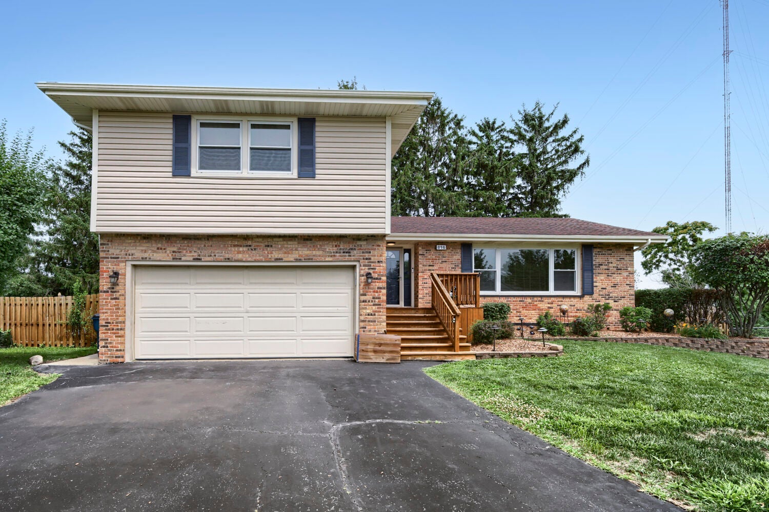 816 W Heritage Drive — photo