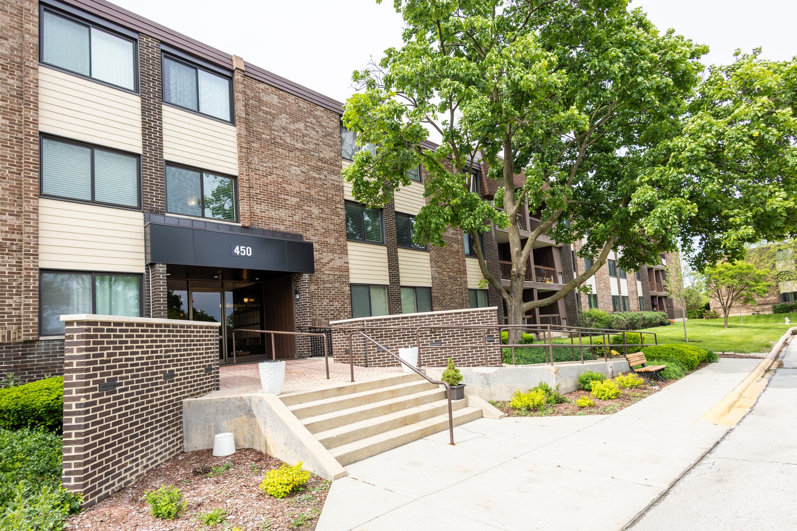 450 Raintree Court 2B — photo