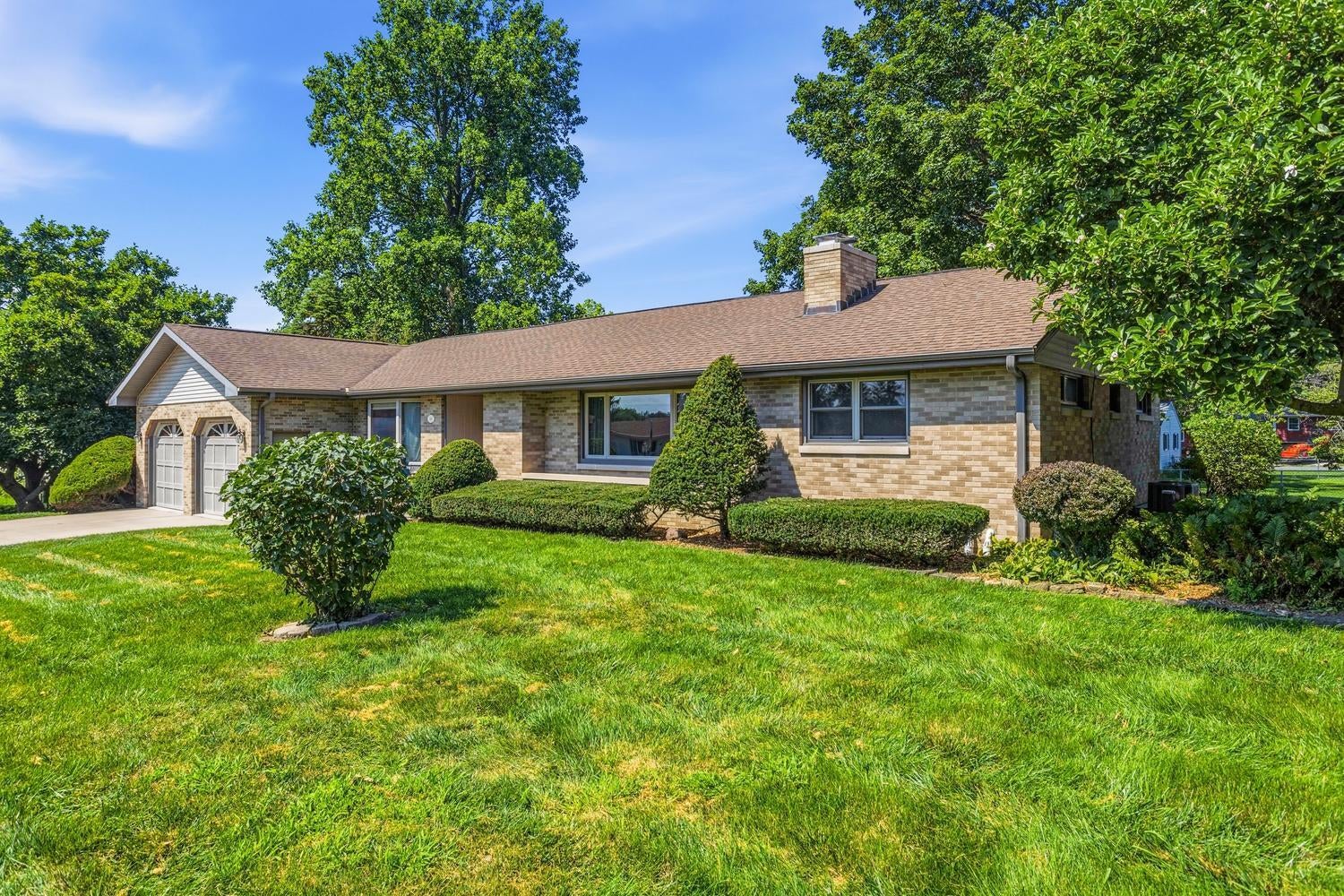 Home in Mahomet, IL 61853 — photo 2