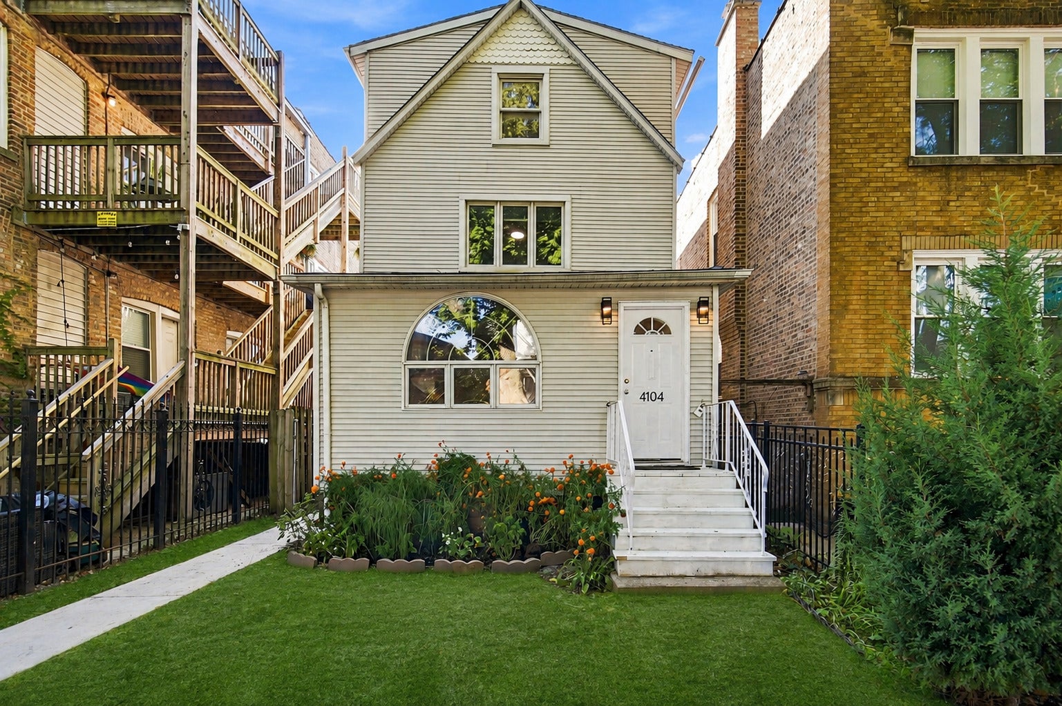 4104 N Richmond Street — photo