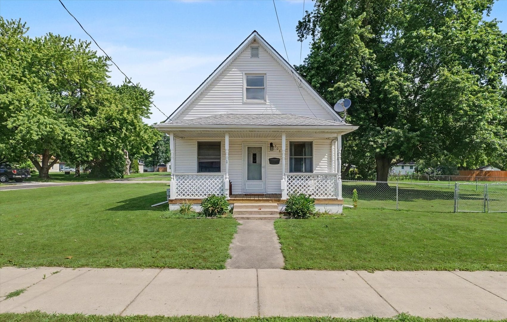 708 W Water Street — photo