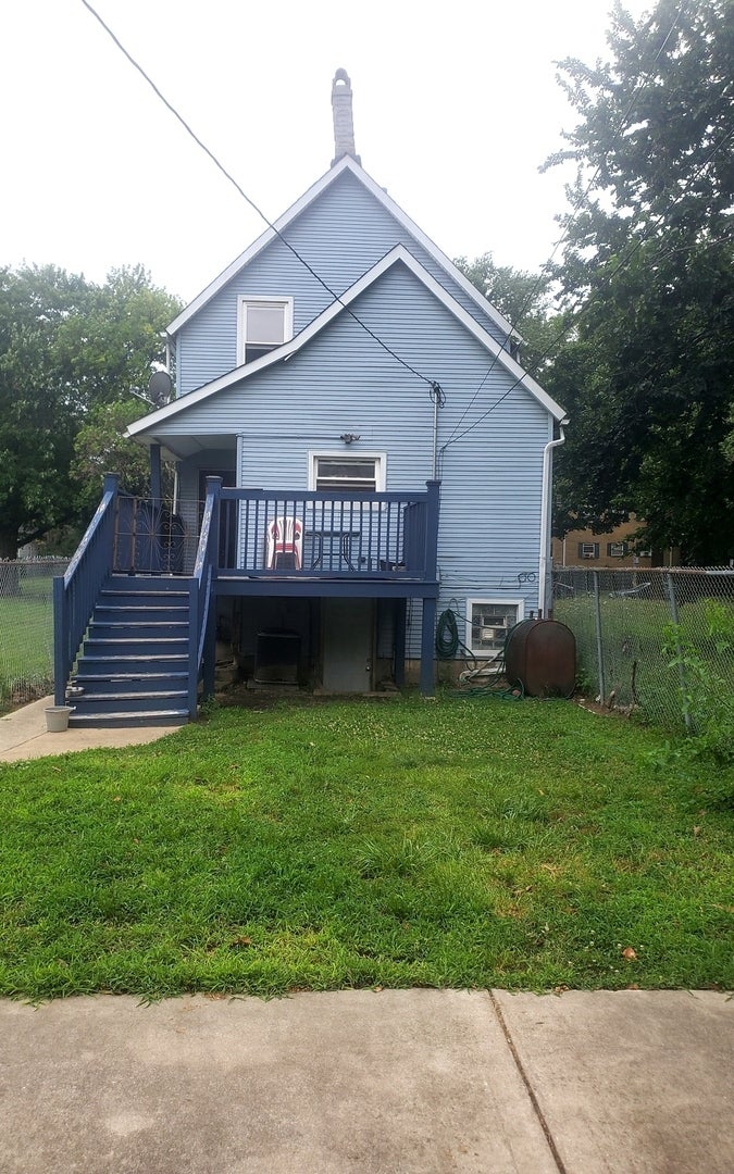 Home in Chicago, IL 60644 — photo 2