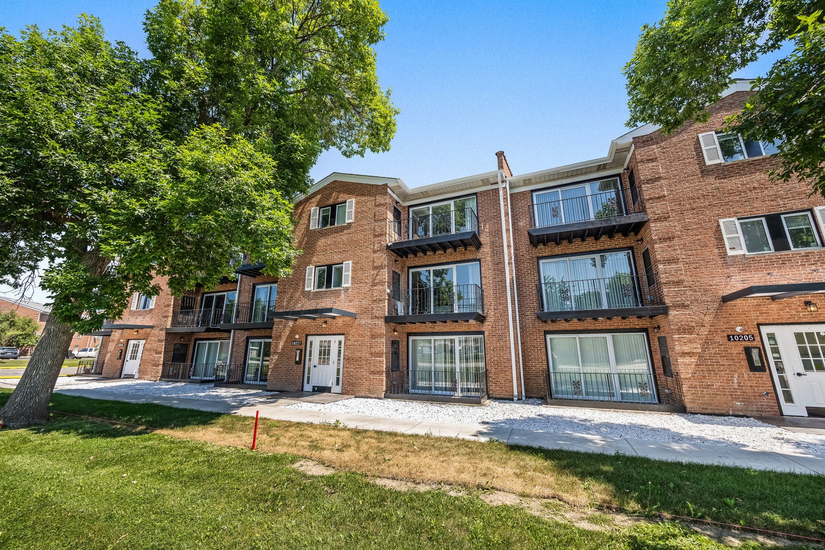 10217 Dearlove Road 301 — photo