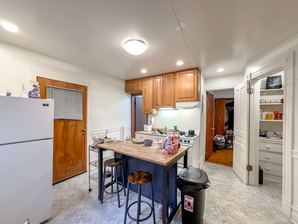 Home in Chicago, IL 60647 — photo 2