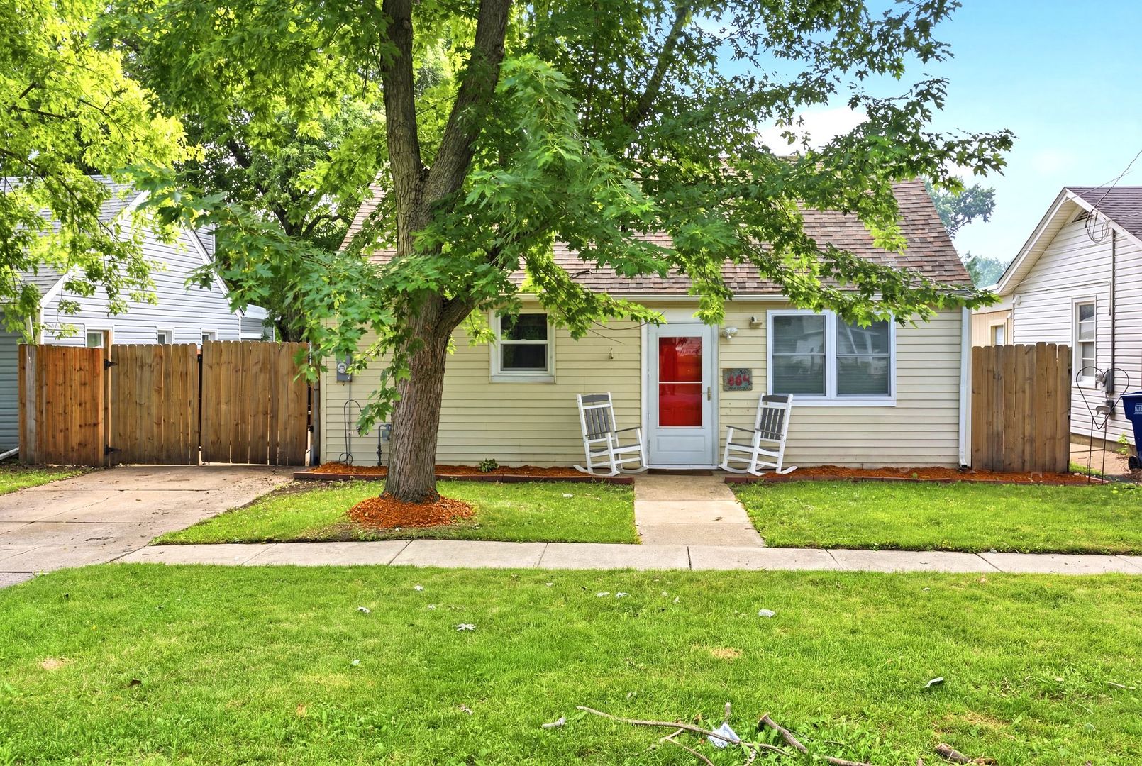 Home in Montgomery, IL 60538 — photo 2
