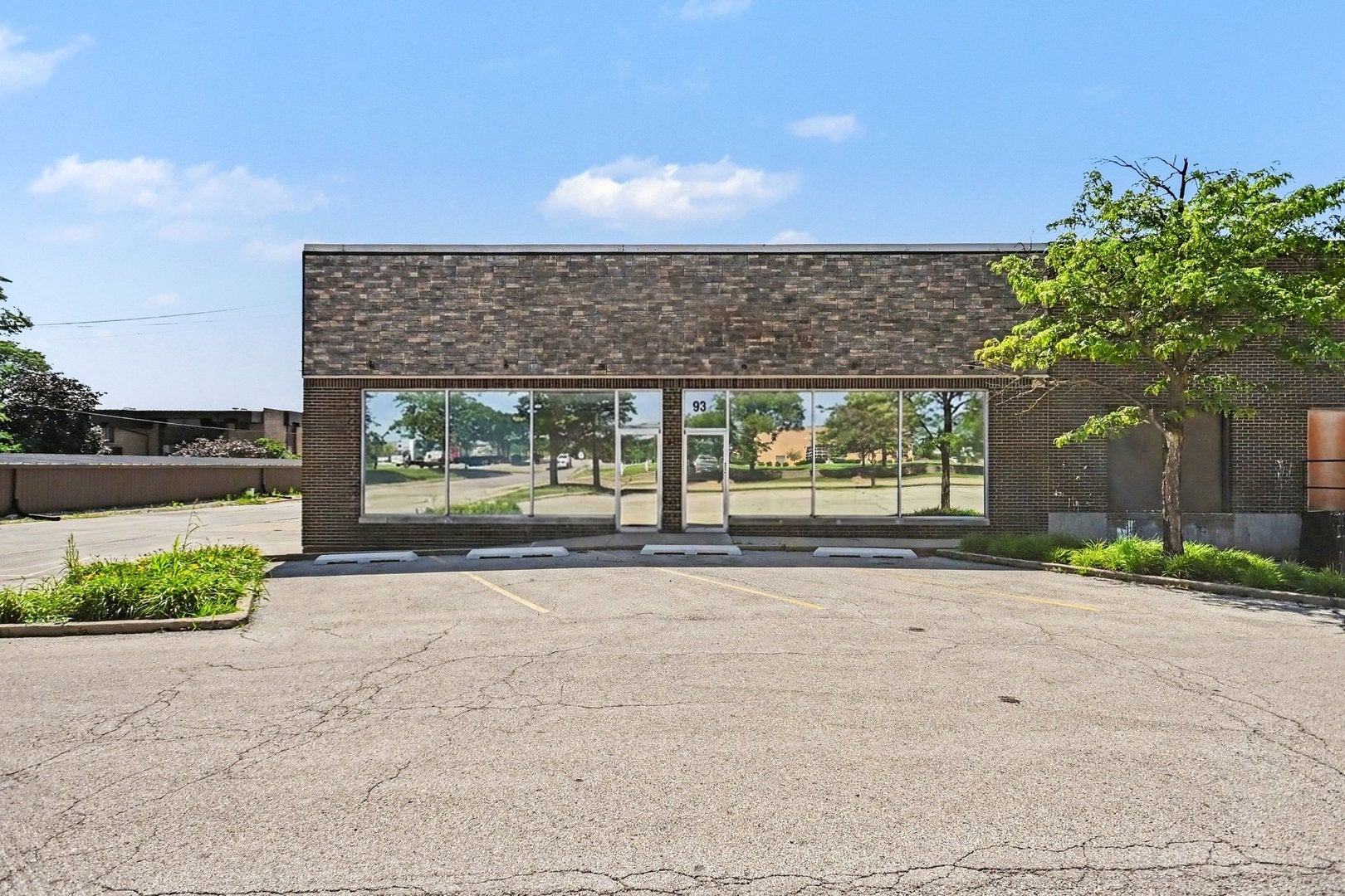 93 Caterpillar Drive — photo