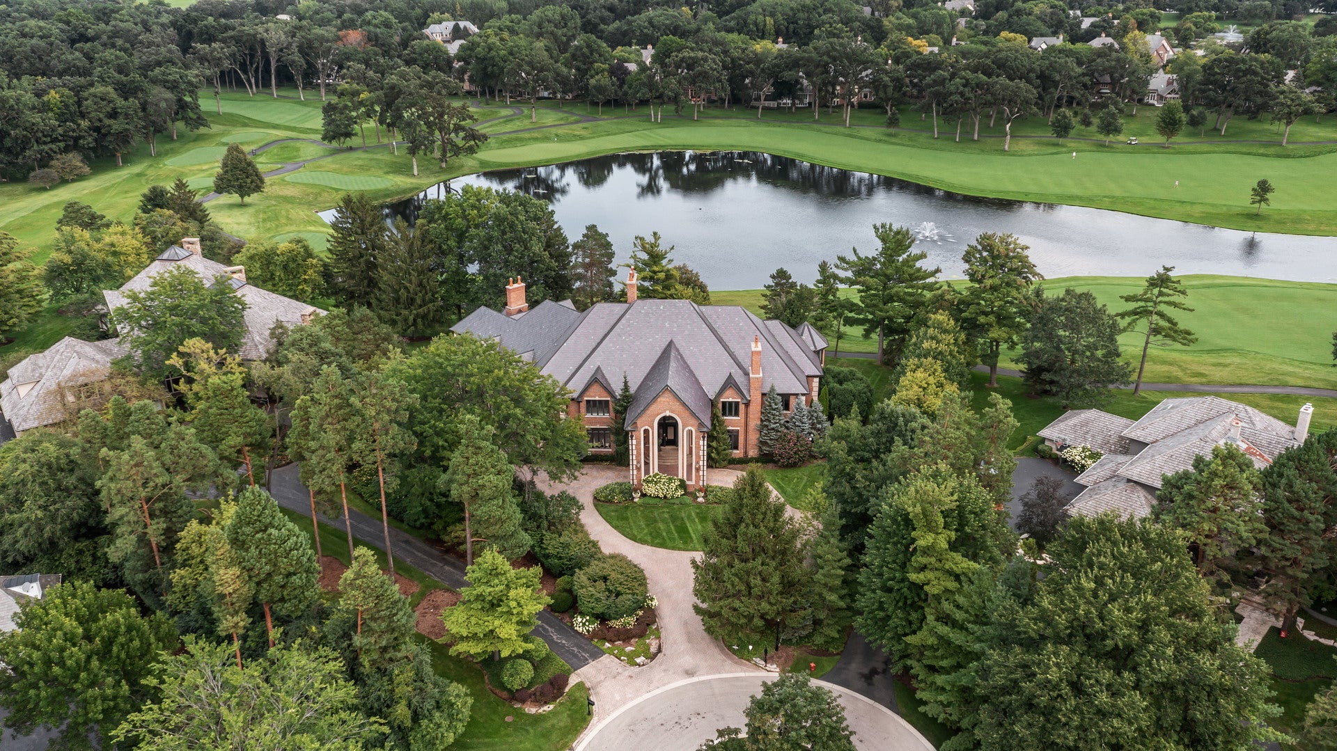 33 Hidden Brook Drive — photo